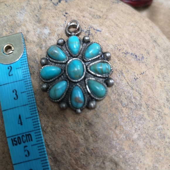 FREE WITH PURCHASE. Flower Pendant - Picture 3 of 3